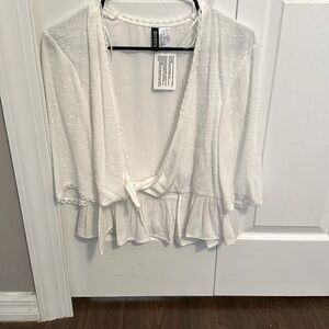 Never worn H&M tie shirt